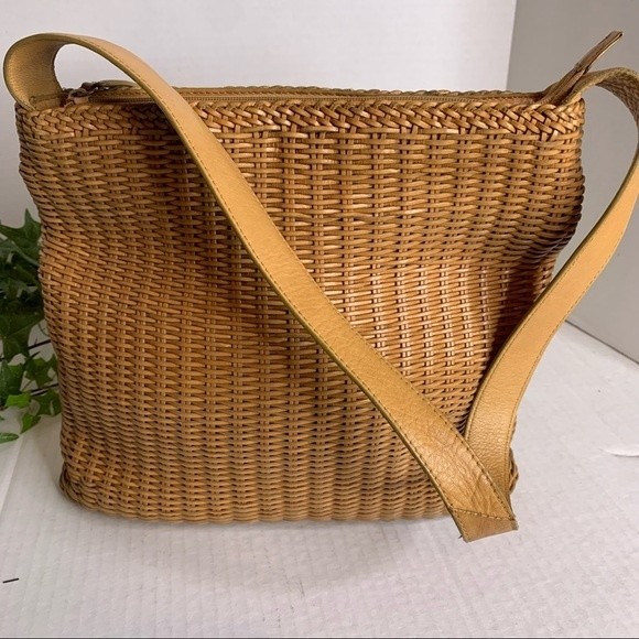 Fossil Straw Weave Shoulder Bag - Picture 2 of 7